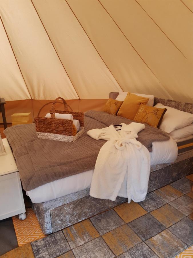 The White Dove Bed And Breakfast And Glamping With Hot Tubs Newark upon Trent Exterior foto